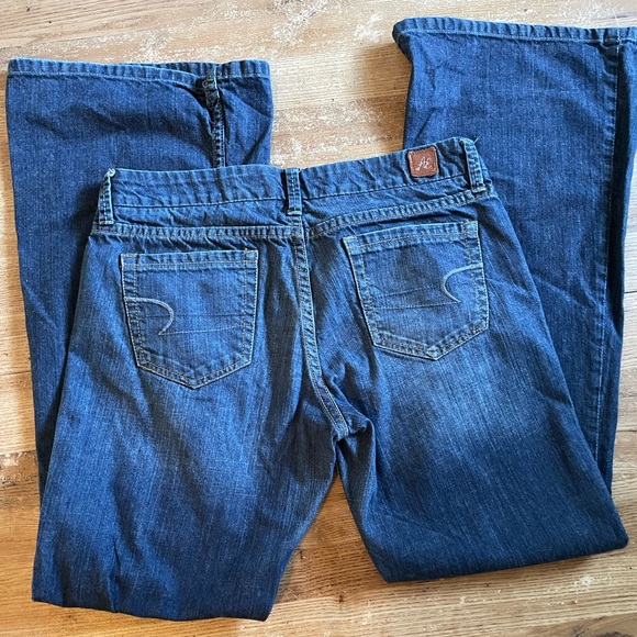 American Eagle Outfitters Denim - American Eagle Flares low rise size 8